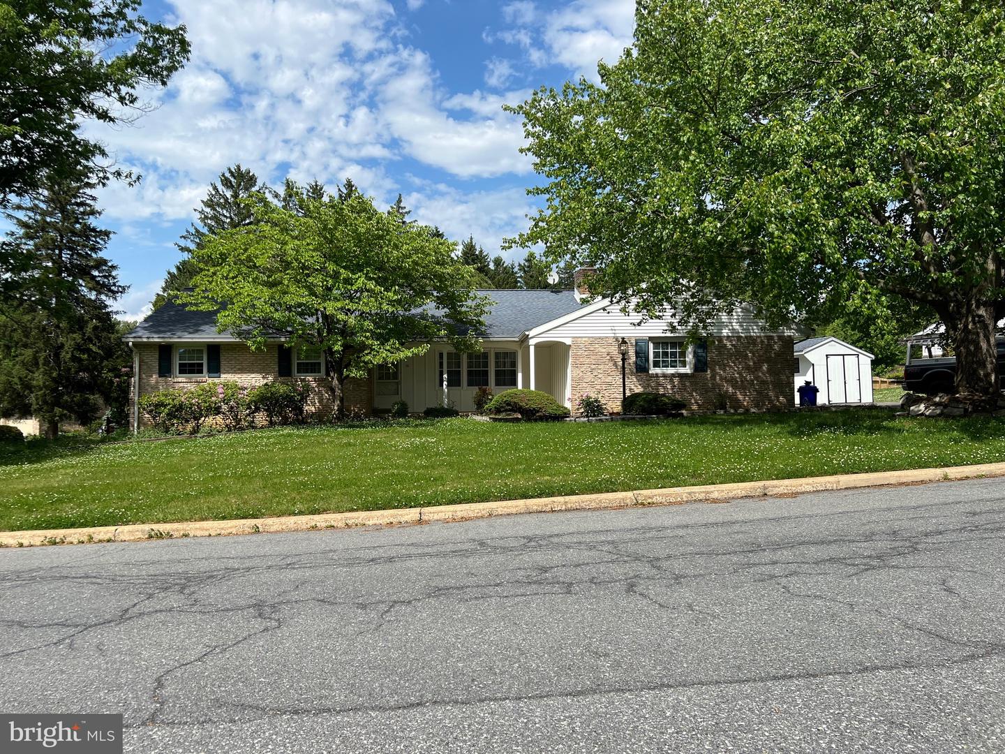 16 Wendy Road, Reading, PA 19601 — photo 2