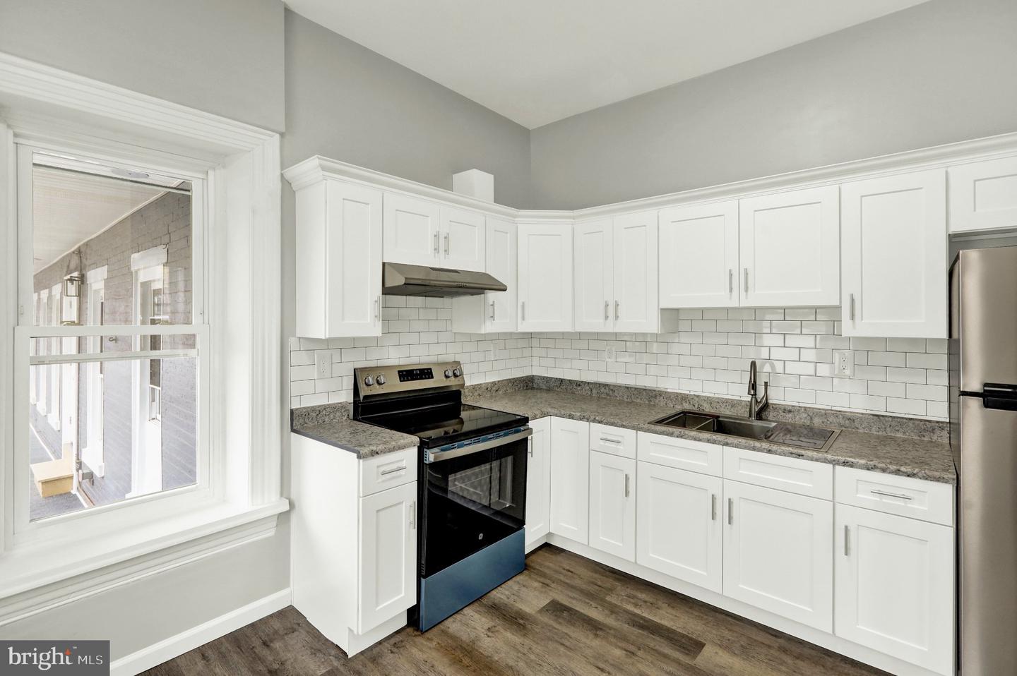 1156 Franklin St #4 — photo