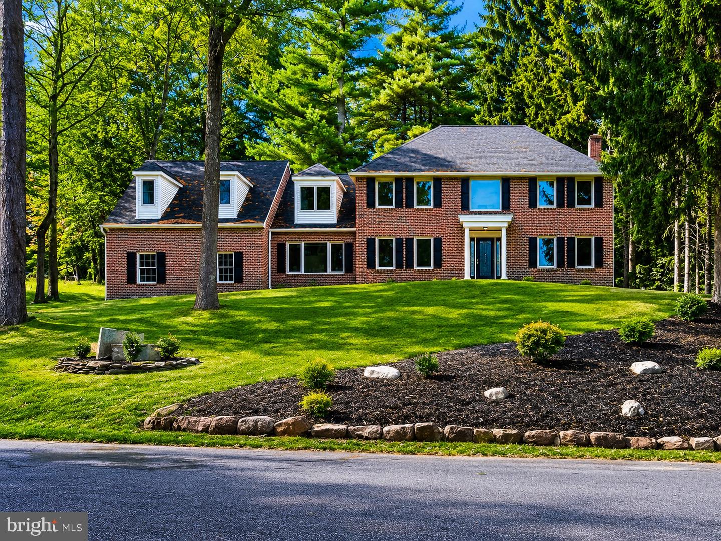 3 Hessian Blvd — photo