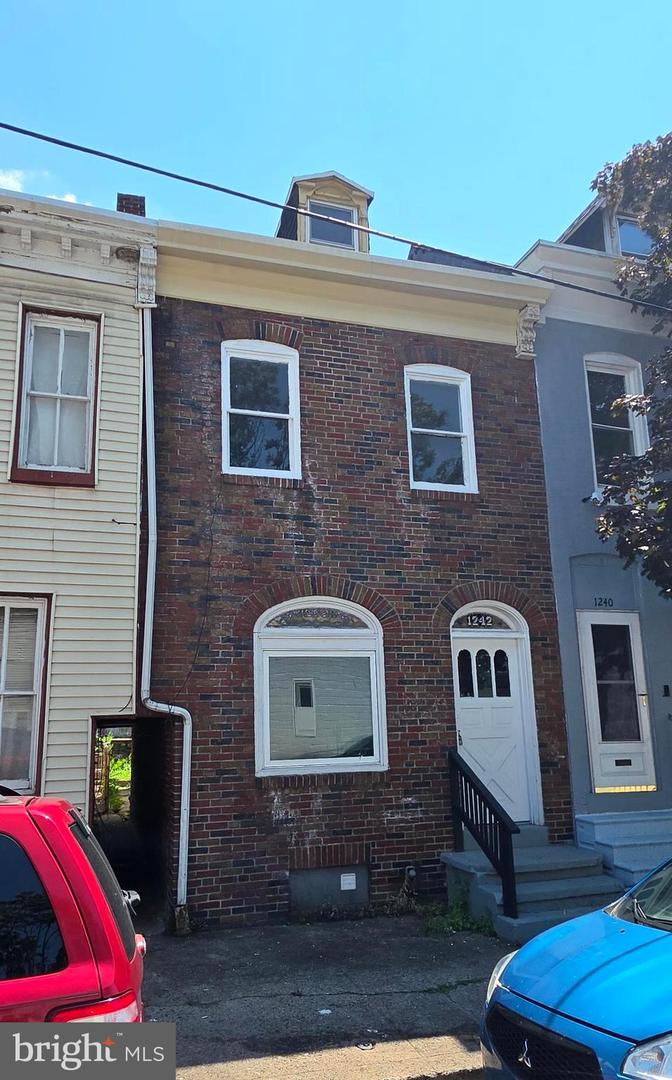 1242 Muhlenberg St — photo