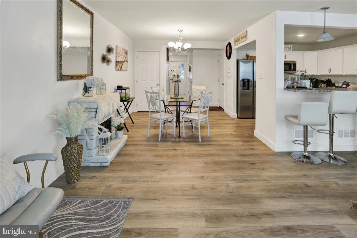 7 Rosalies Way — photo