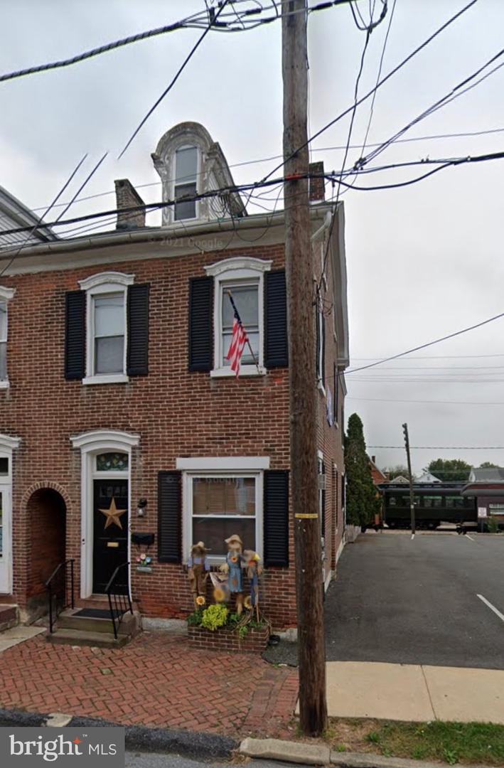 26 S Chestnut St — photo