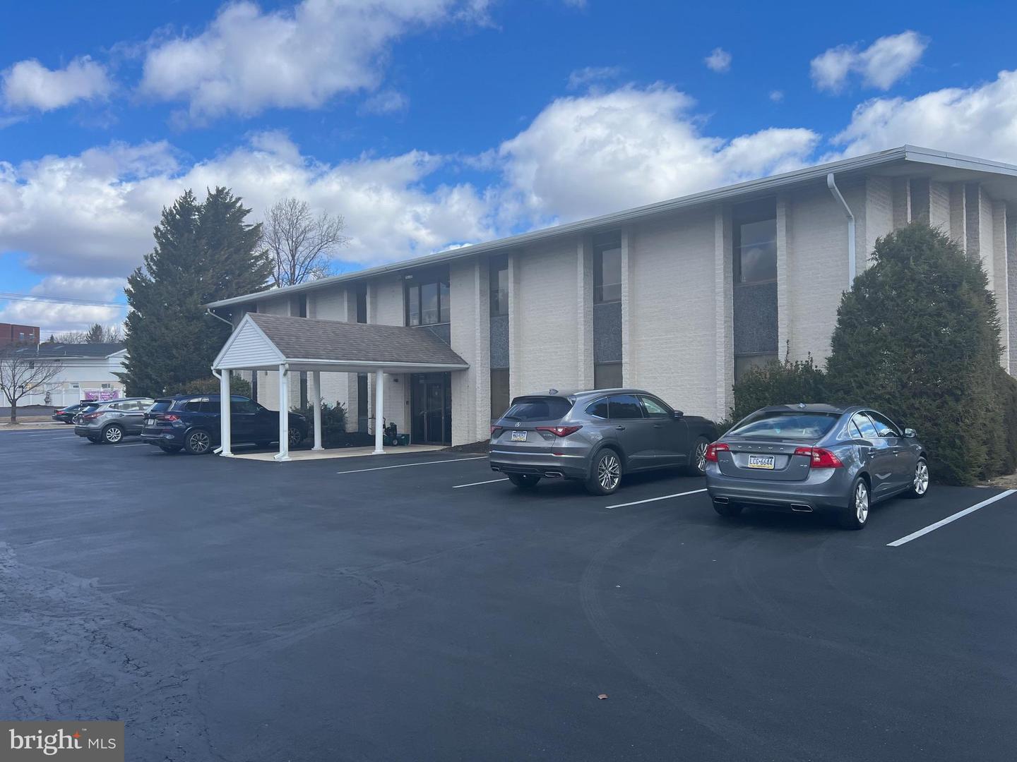 4 Wellington Blvd — photo