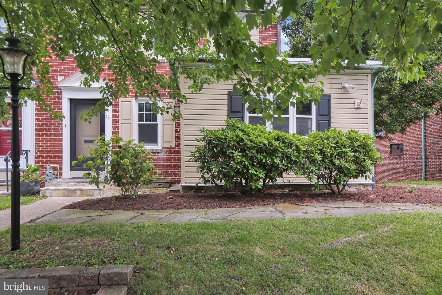 13 Endlich Ave — photo