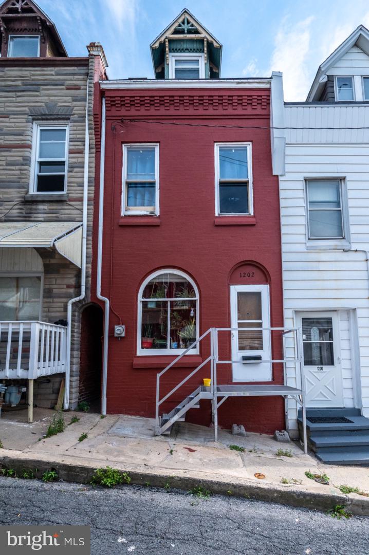 1202 Fidelity St — photo