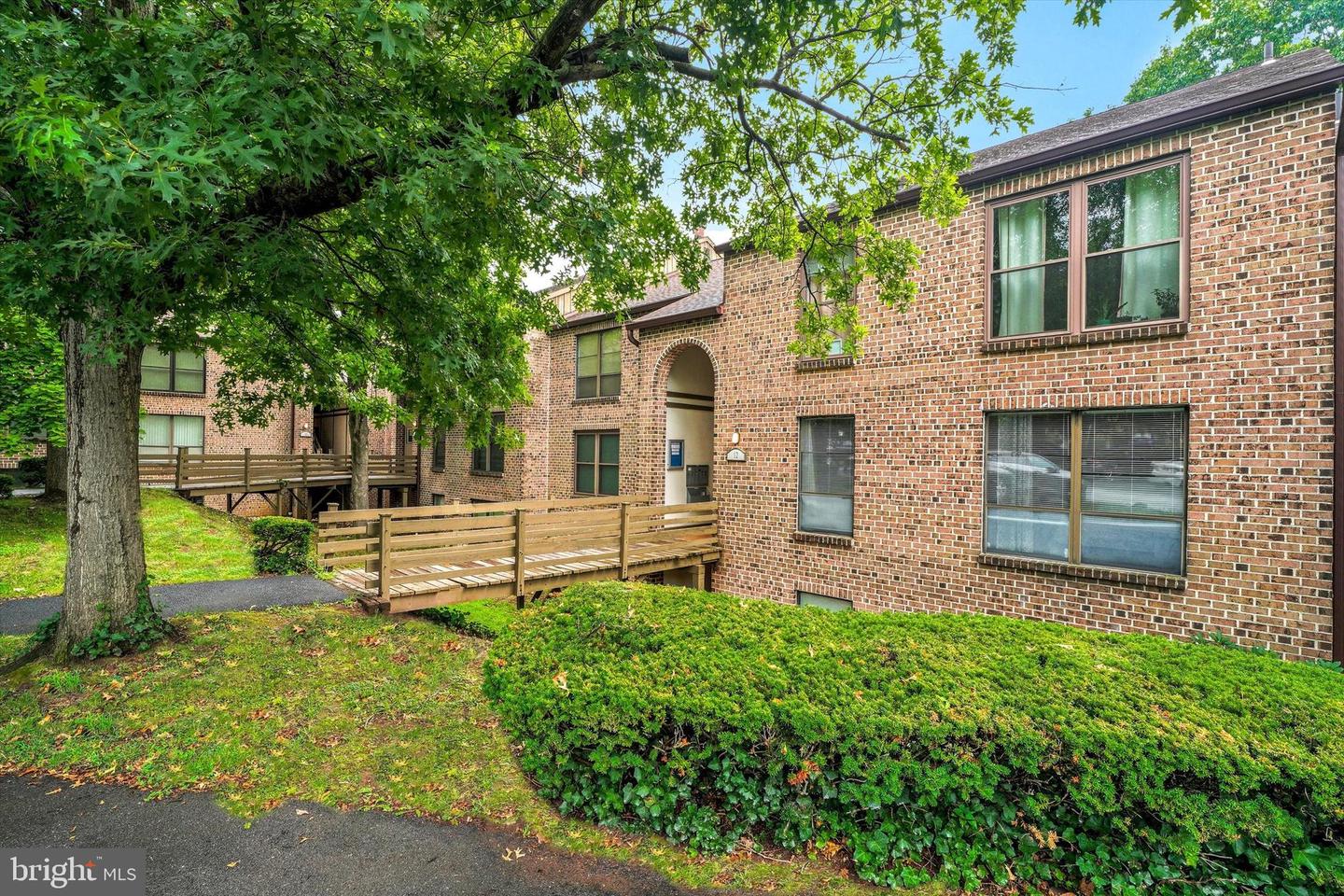 12-E Fairway Rd — photo