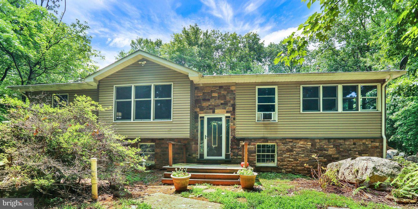 19 Woods Ln — photo
