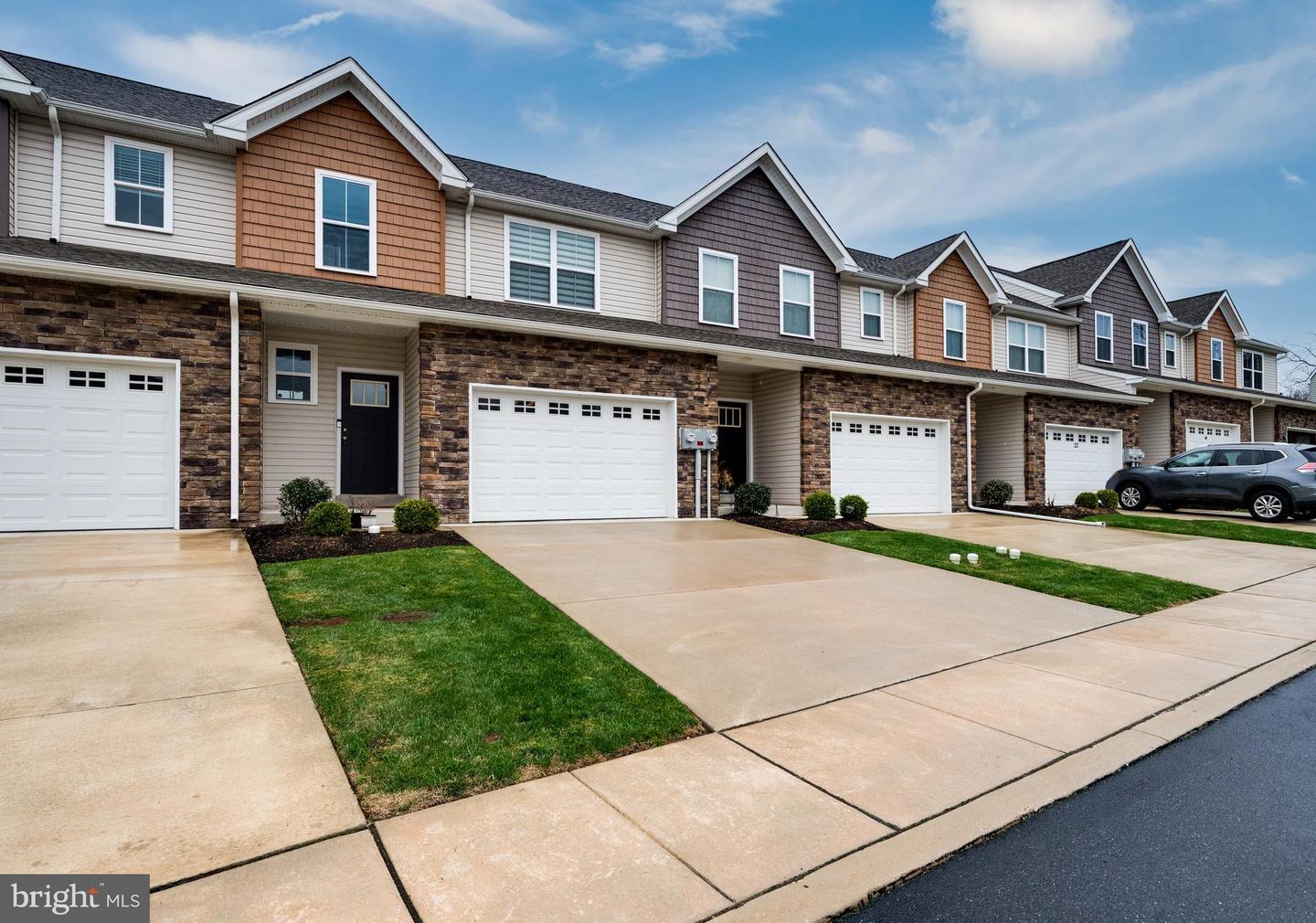 26 Hubbardton Ct — photo