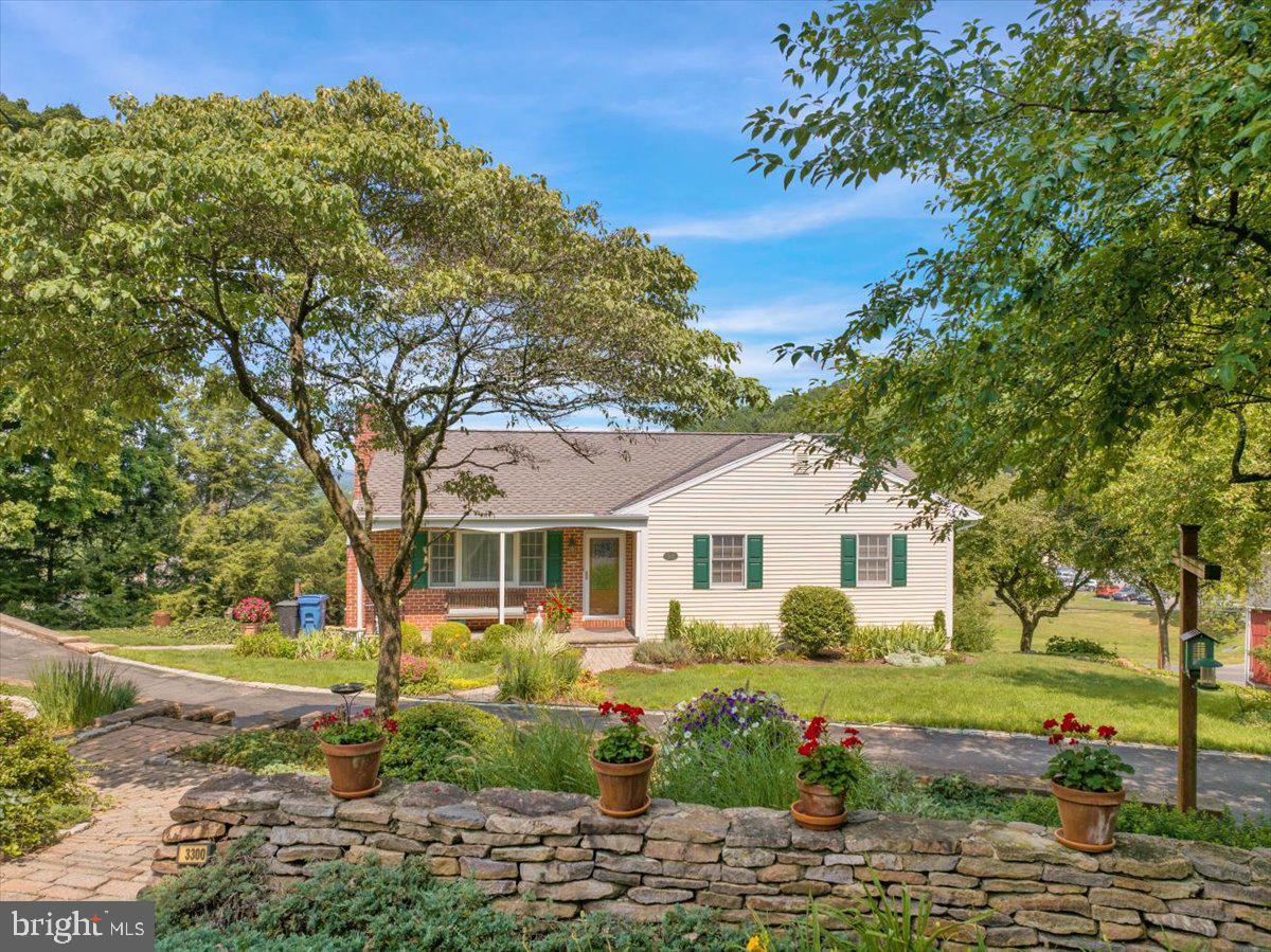 3300 Mannerchor Road, Temple, PA 19560 — photo 2