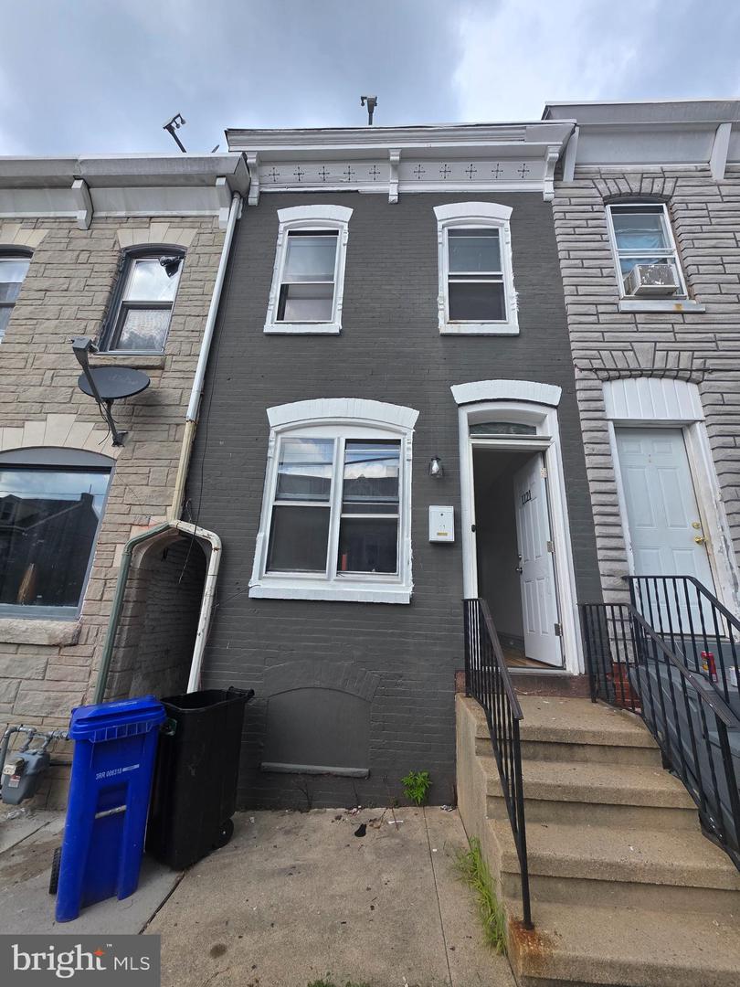 1121 Douglass St — photo