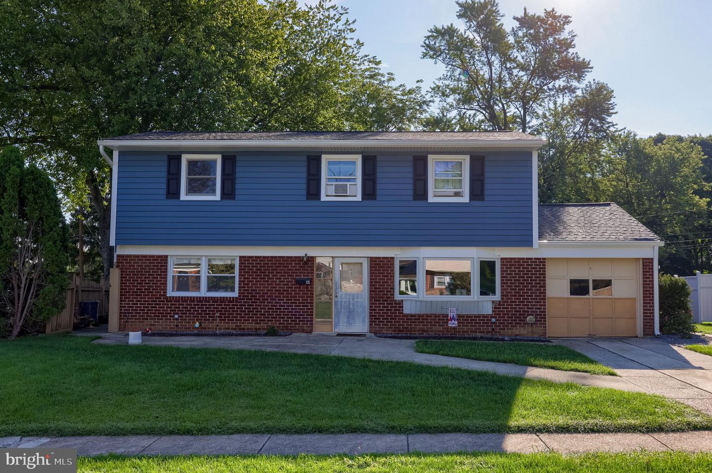 105 Radcliffe — photo