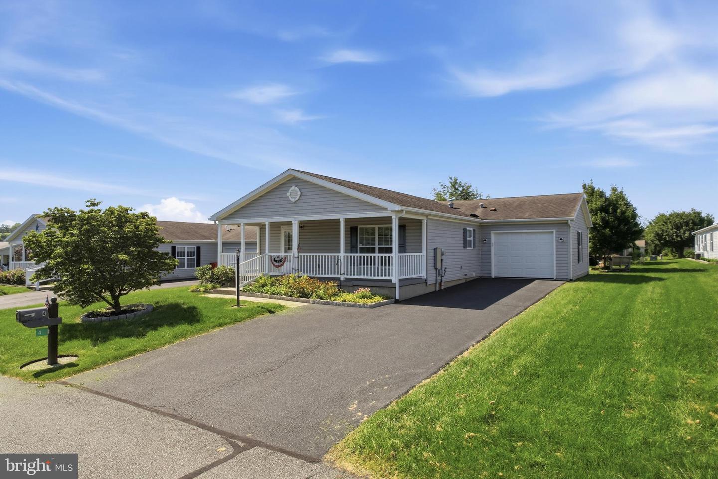 4 Songbird Ct — photo