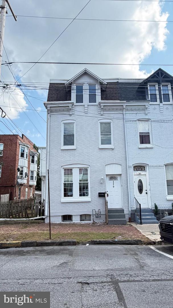 532 Windsor St — photo
