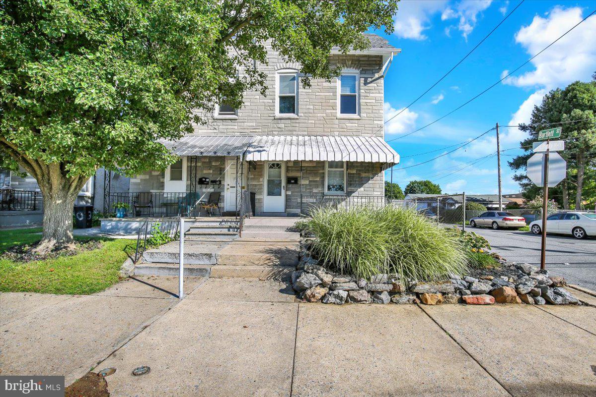 101 Upland Ave — photo