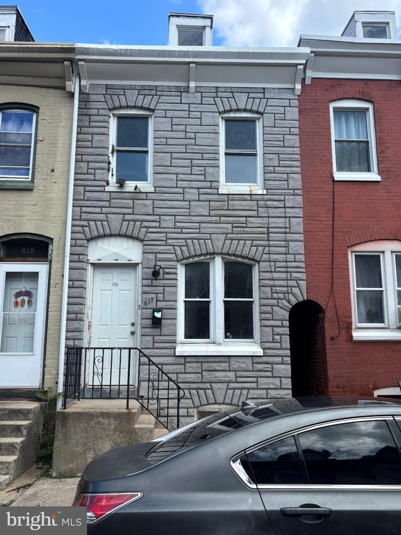 617 Birch St — photo
