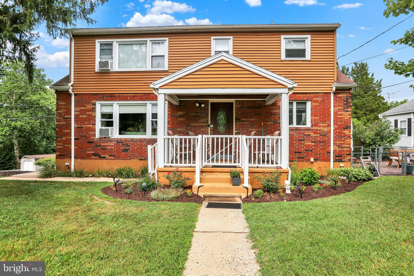 1301 Butter Ln — photo