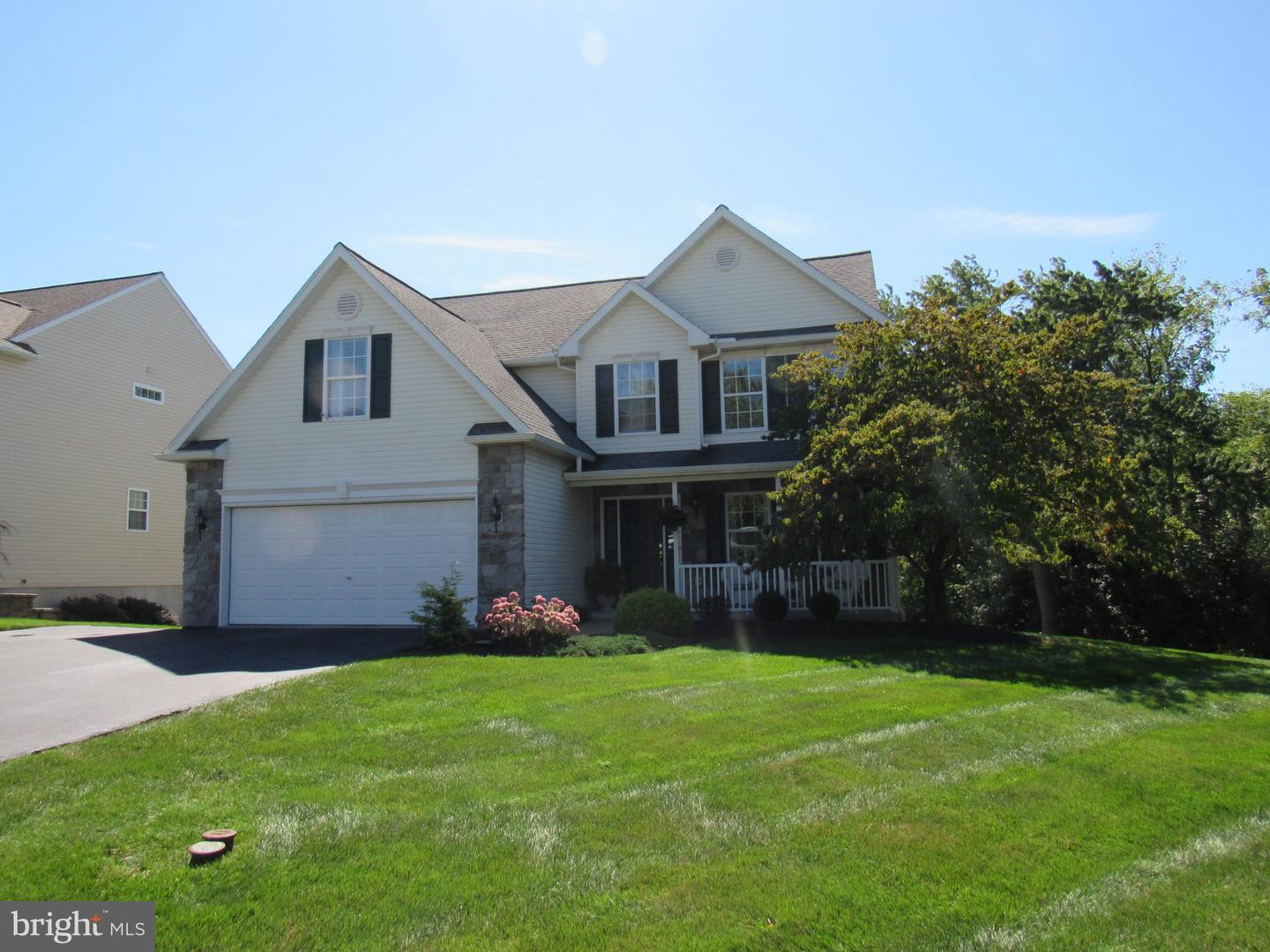 1214 Stonehenge Dr — photo