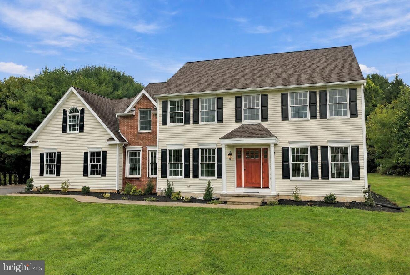 4 Schoolhouse Ln — photo