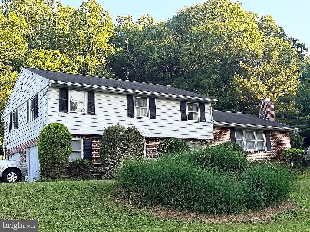 1040 Baker Rd — photo