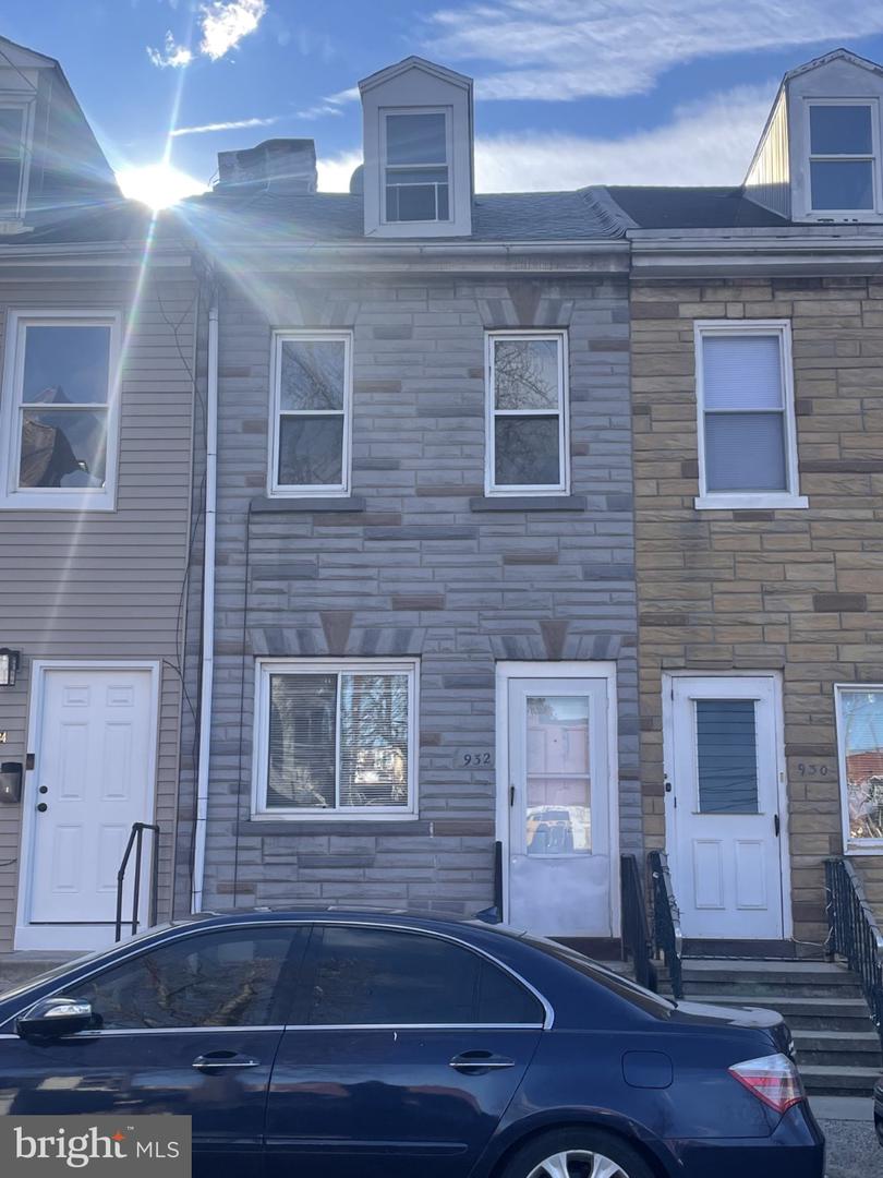 932 Walnut St — photo