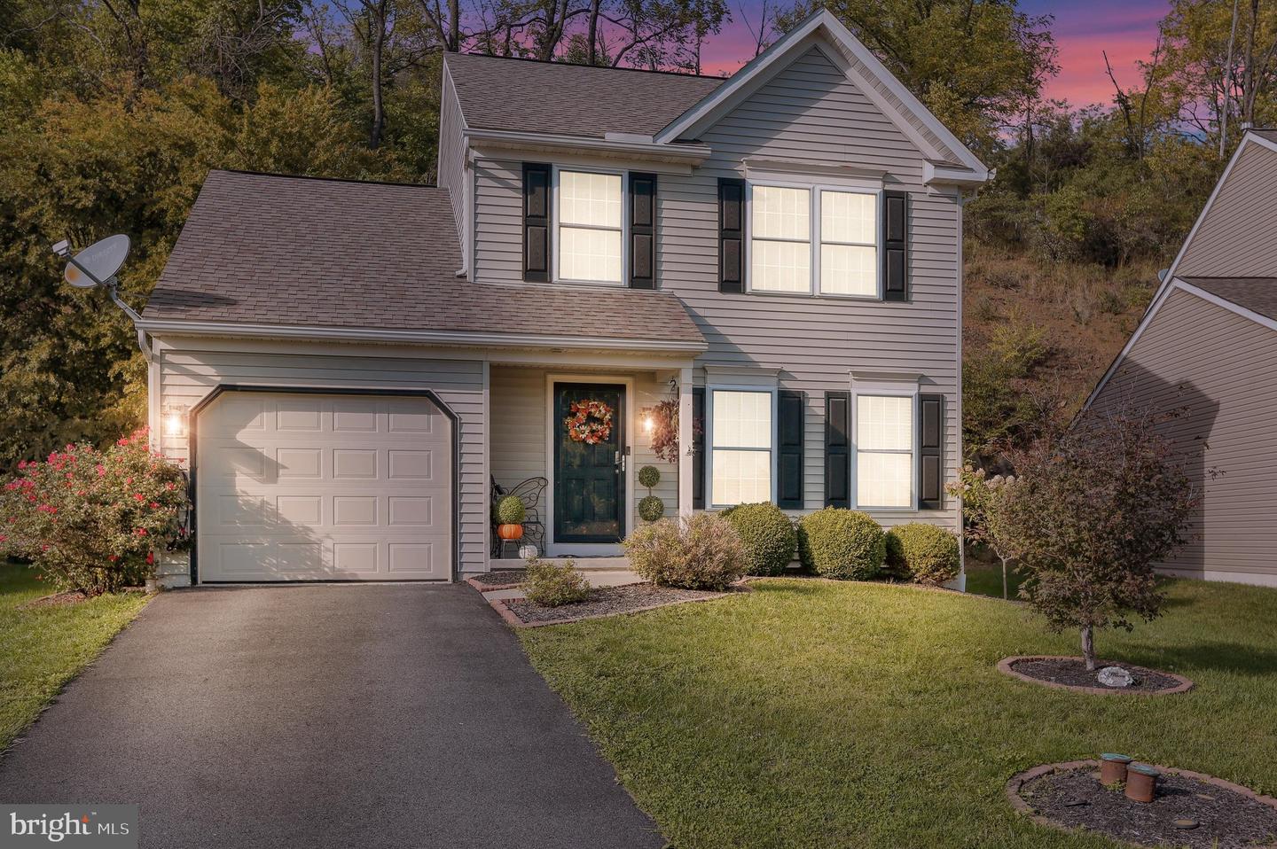 22 Ravine Dr — photo