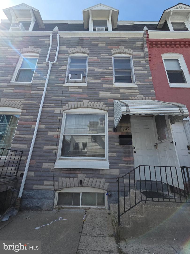 842 Church St — photo