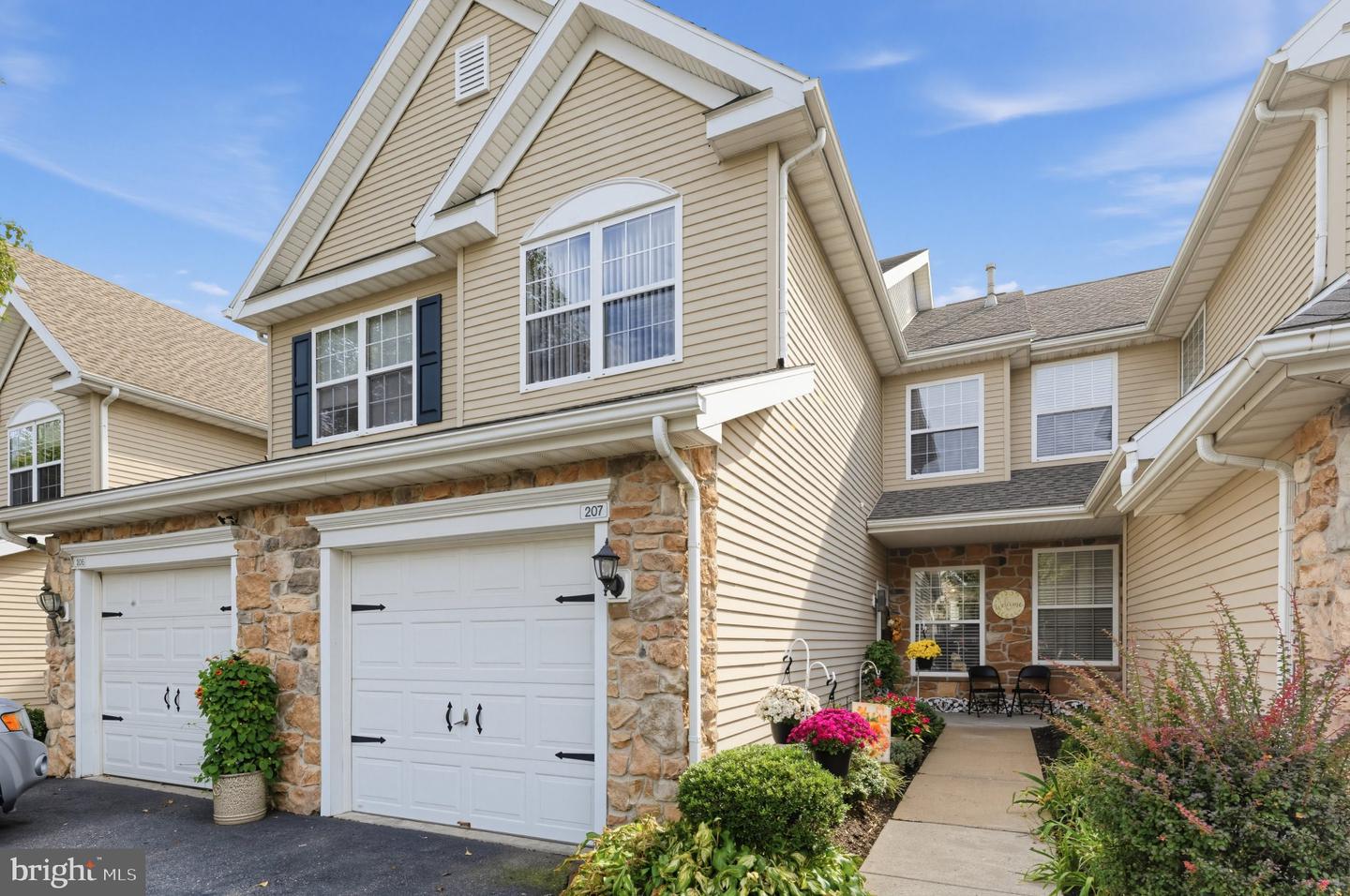 207 Laurel Ct — photo