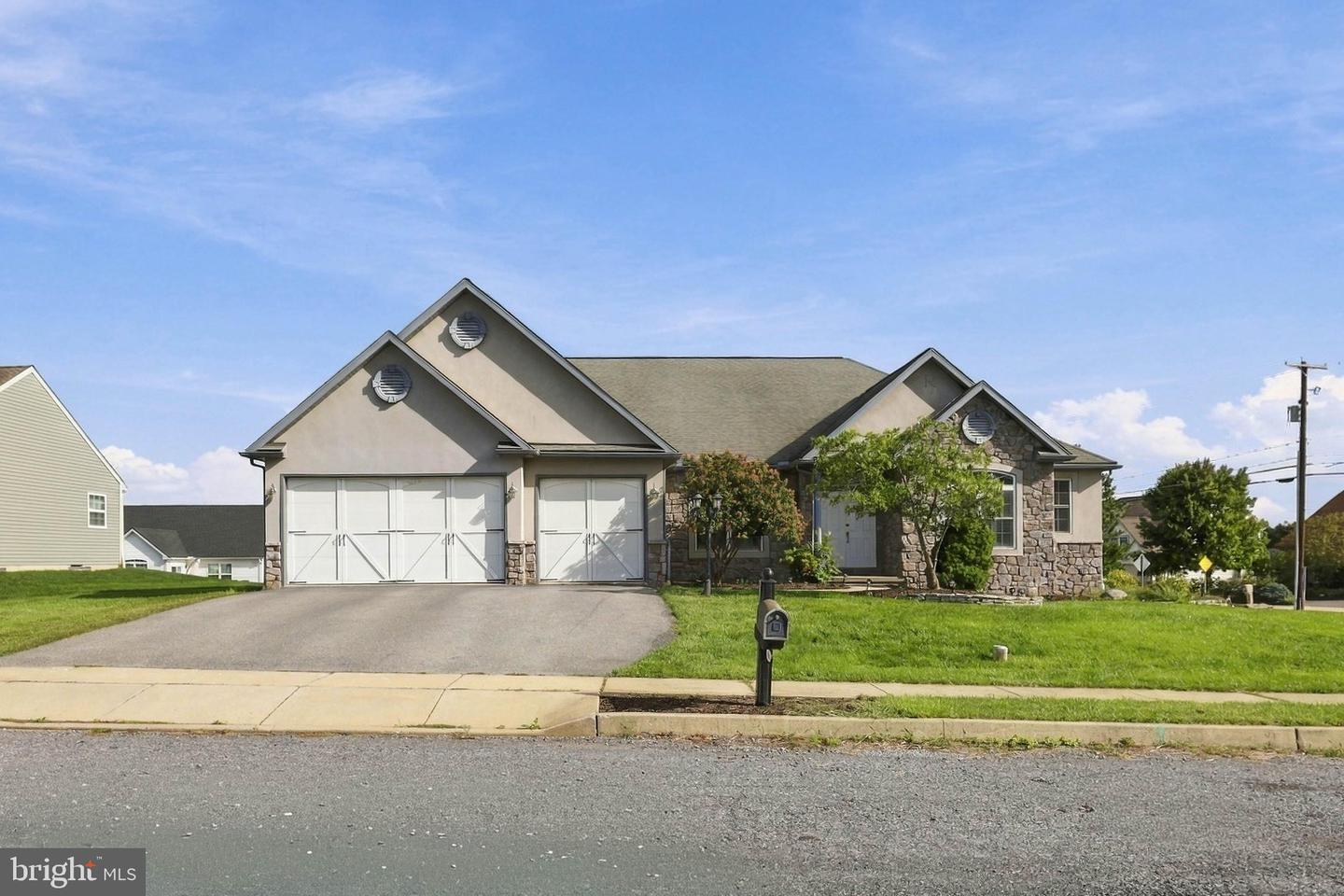 1001 River Crest Dr — photo