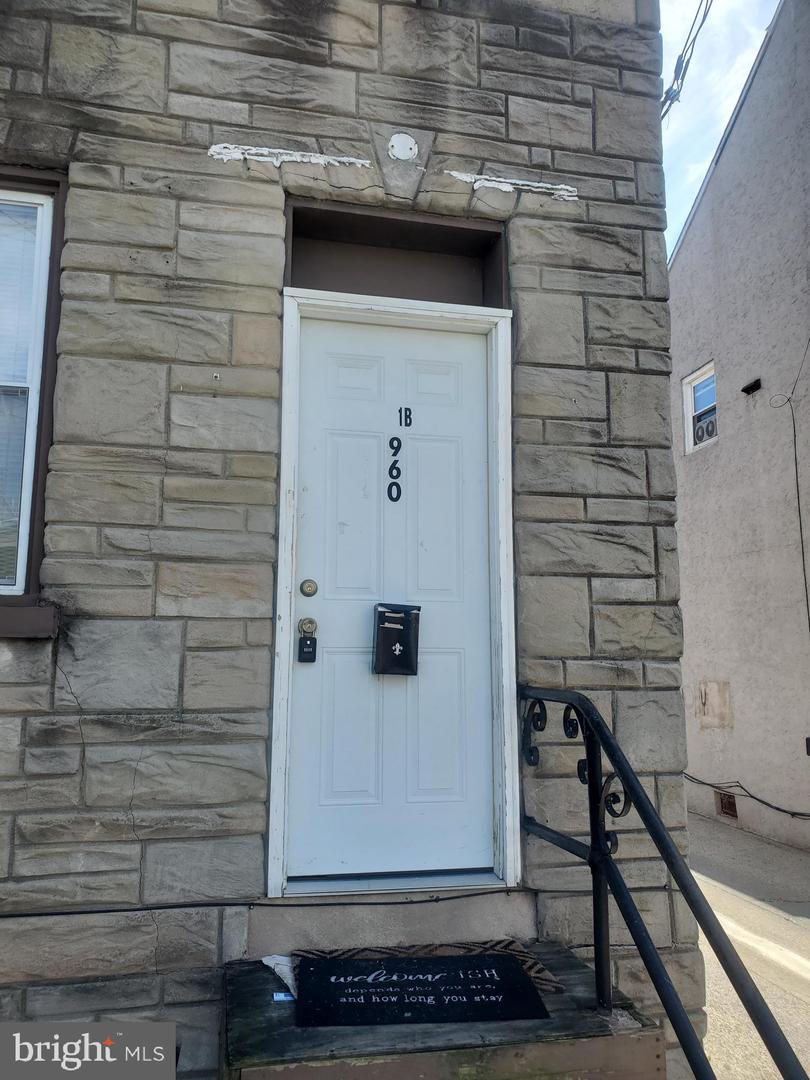 960 N 11th St #1B — photo