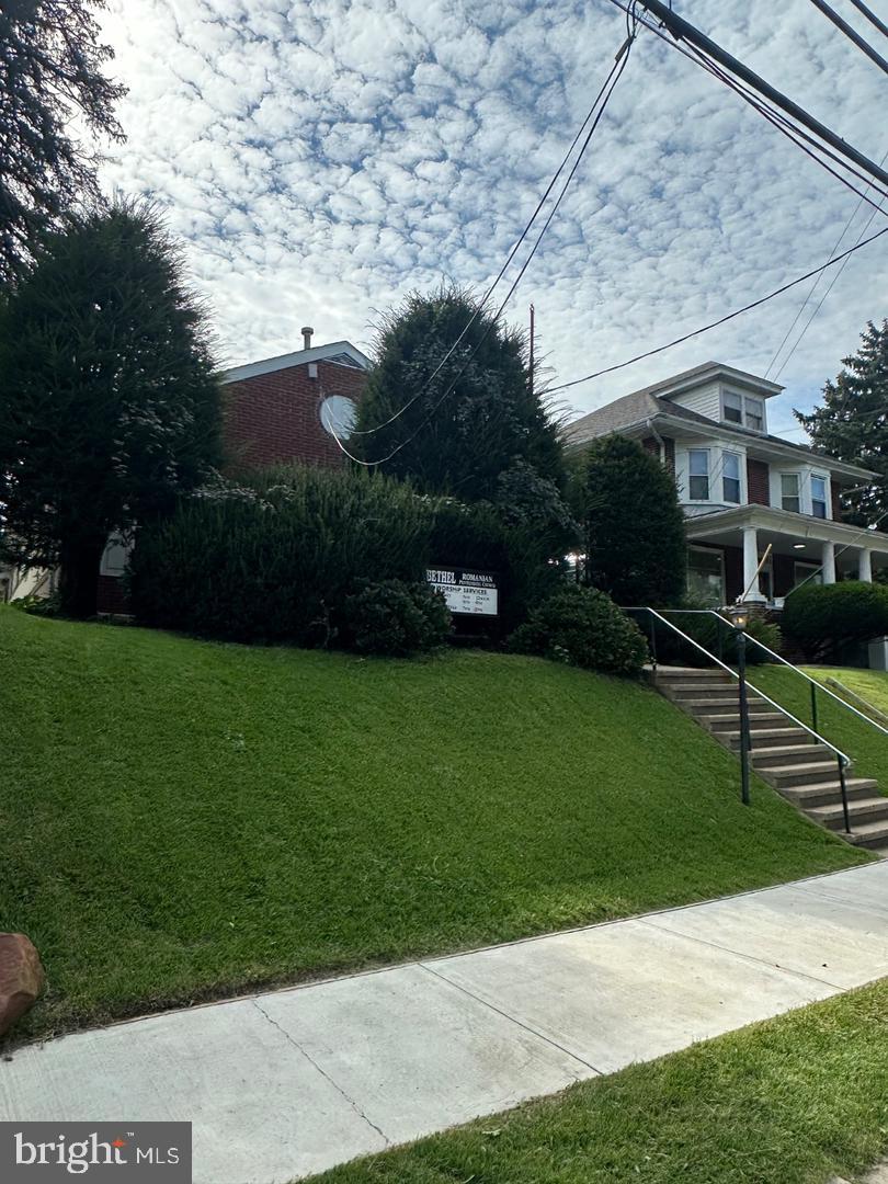 32 Morgantown Road, Reading, PA 19611 — photo 2