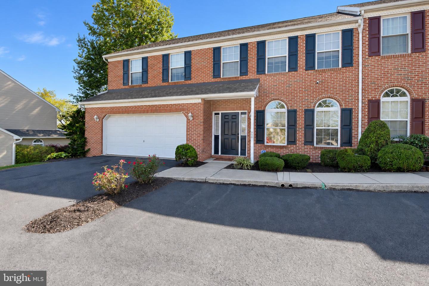 203 Barrington Dr — photo