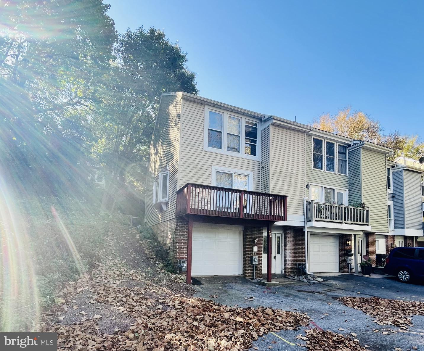 800 Joan Ter — photo