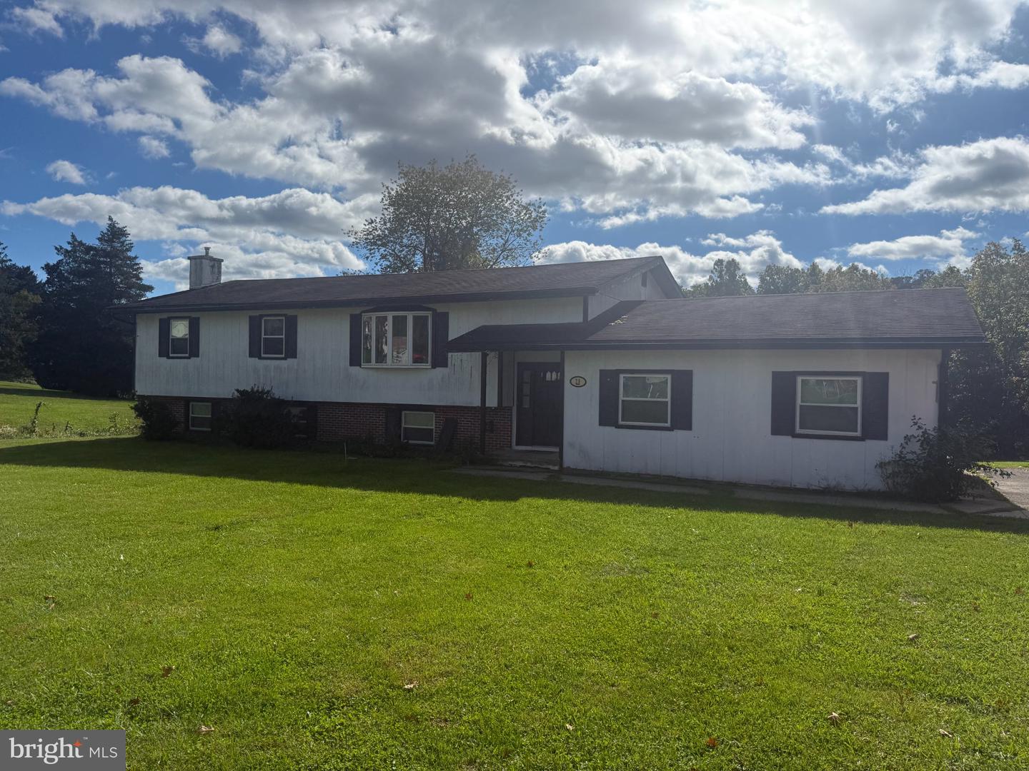 20 Thompson Dr — photo