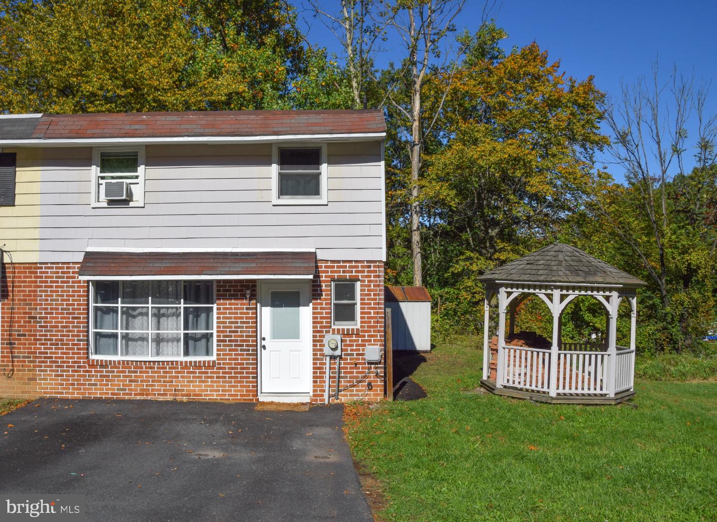 1077 Fox Run — photo