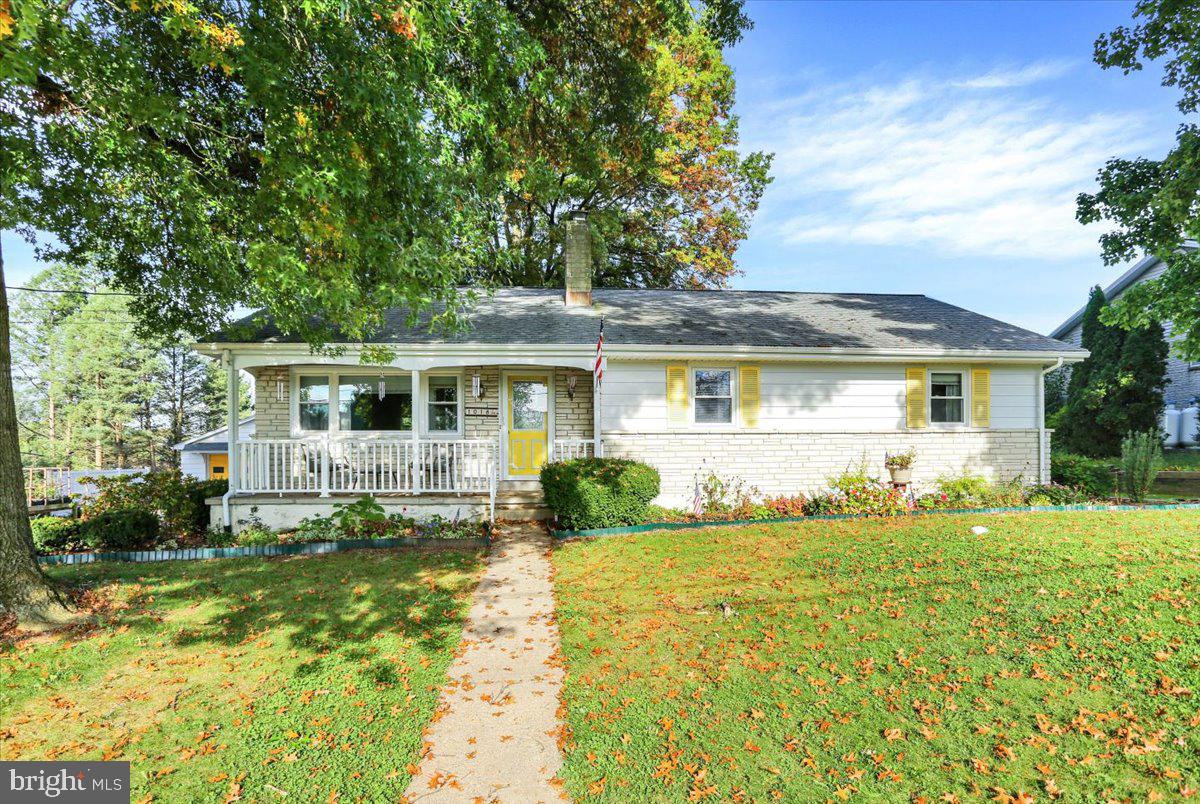1018 Mahlon Dr — photo