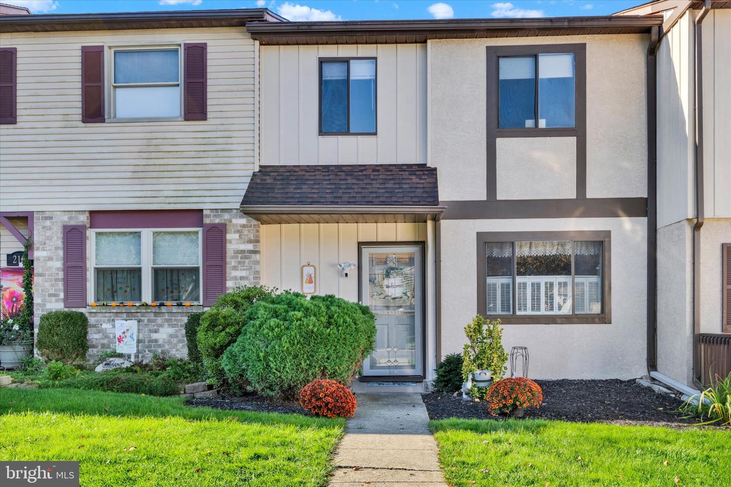 218 Saddlebrook Dr — photo