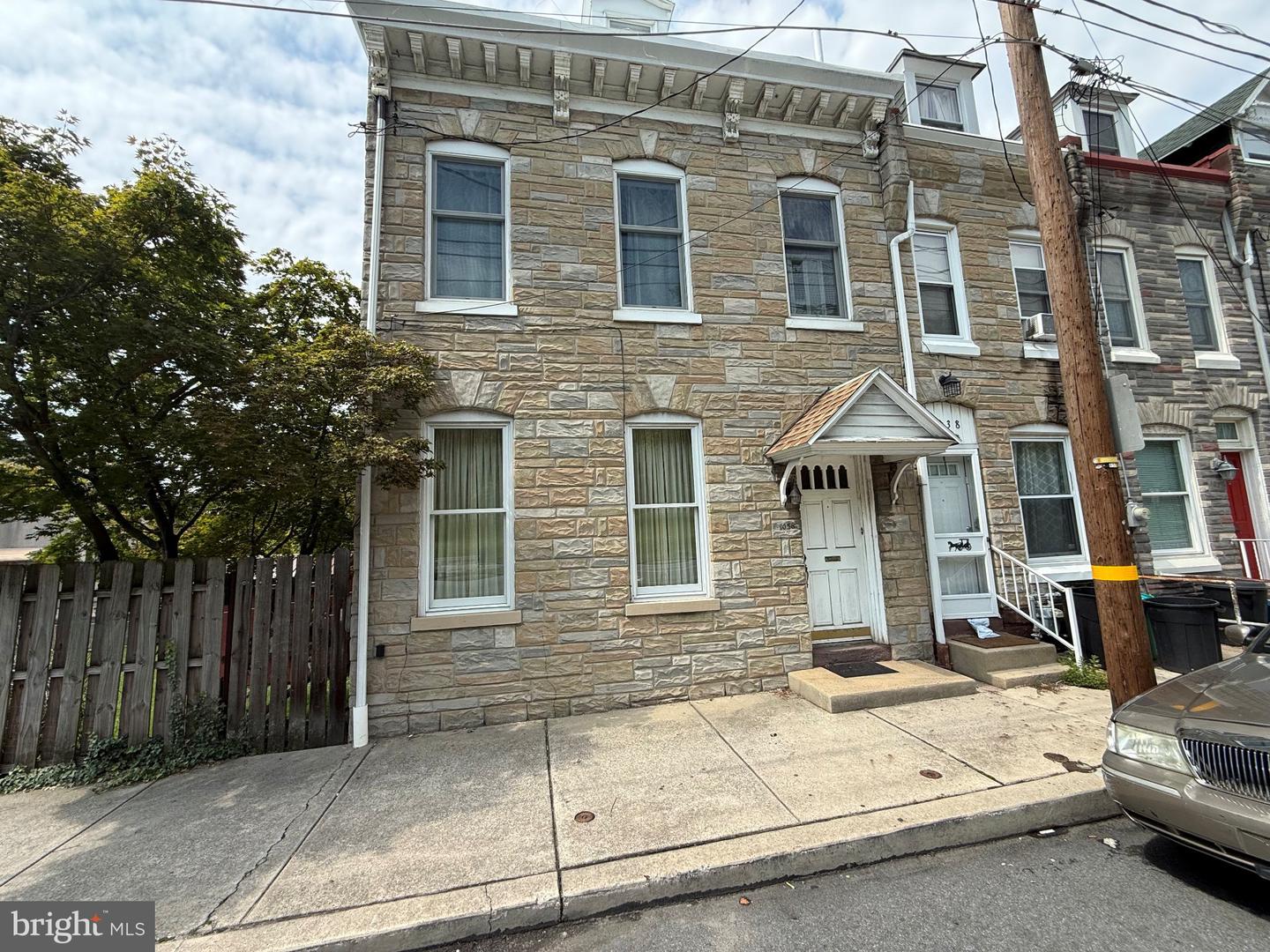 1036 Hampden Blvd — photo