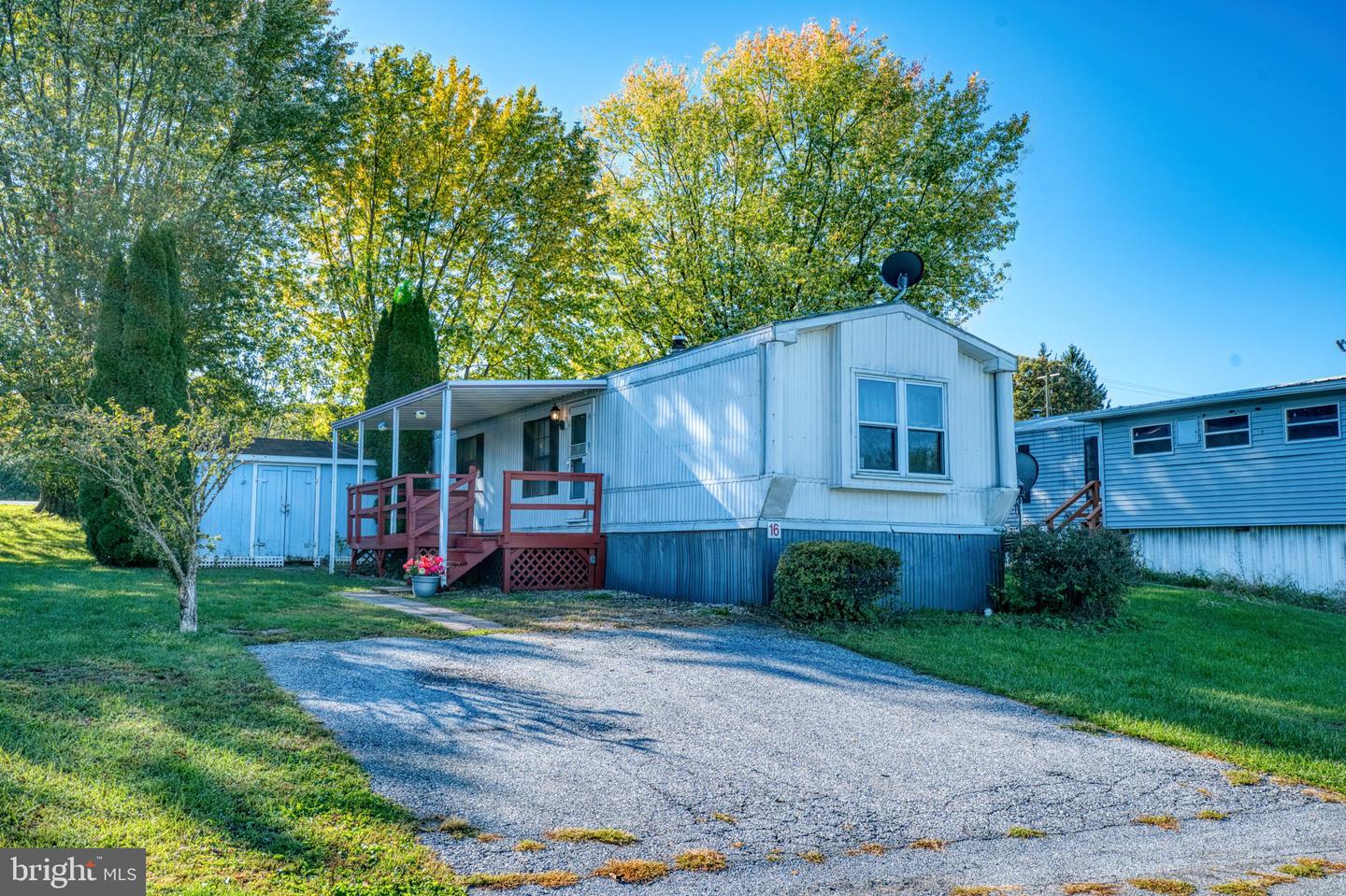 16 Walnut Ct — photo