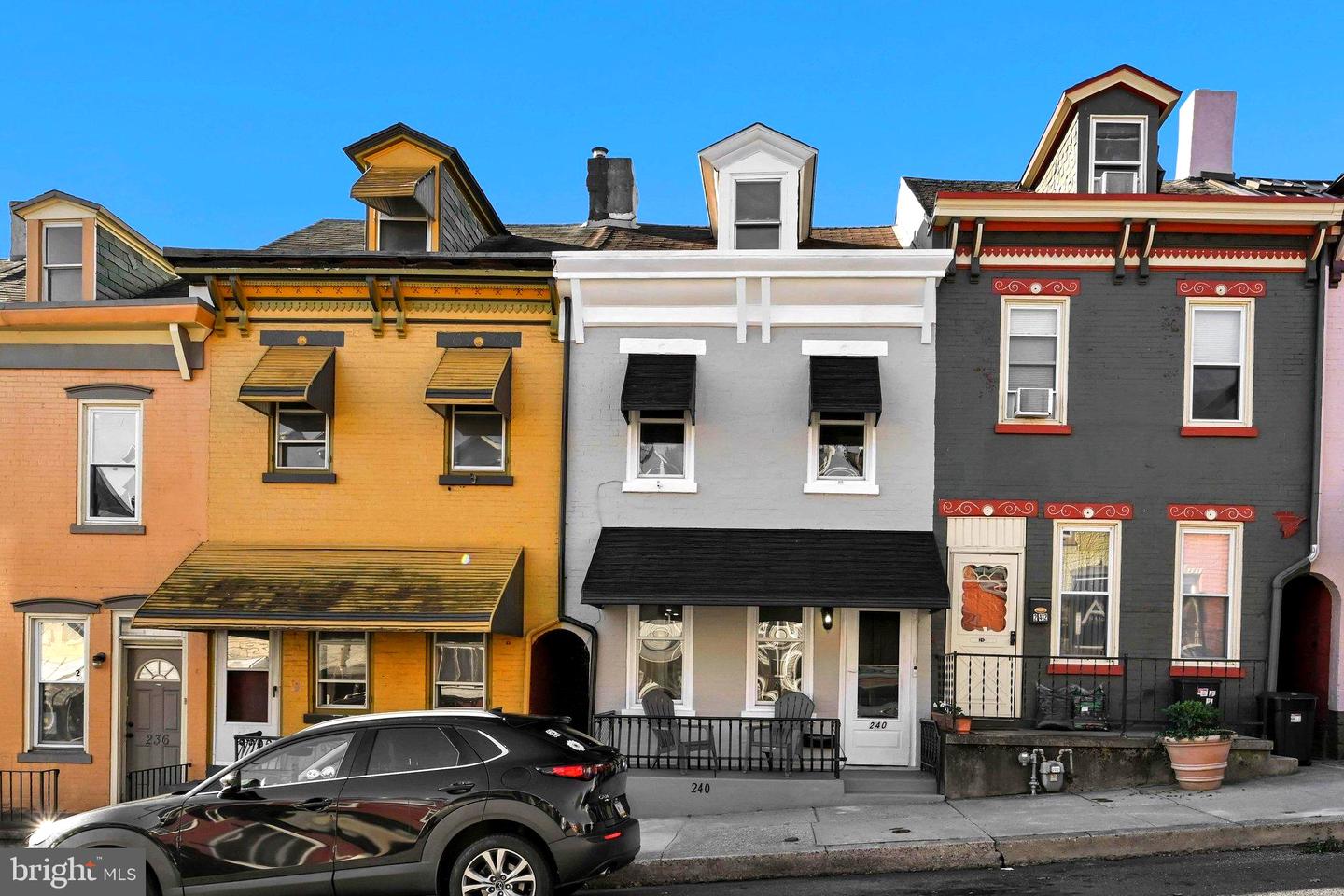 240 Chestnut St — photo