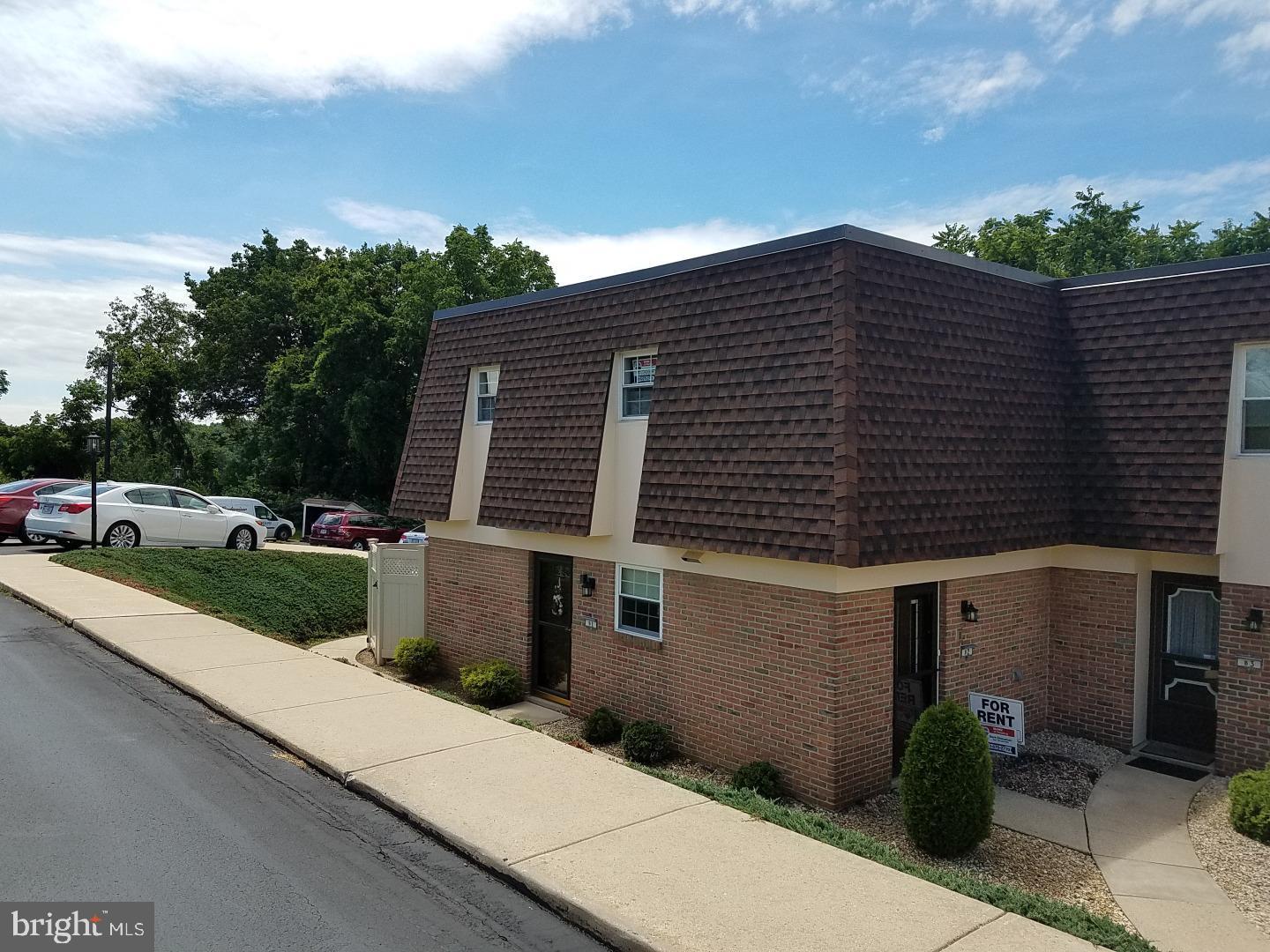 2 Alpine Ct #B-2 — photo