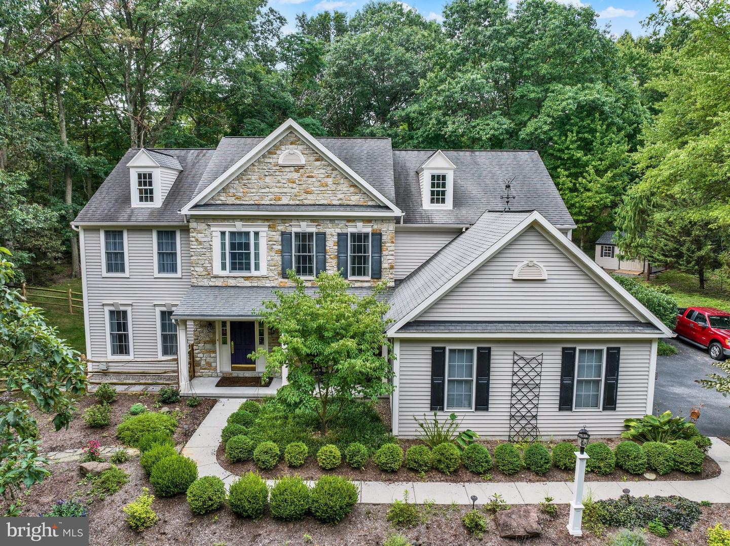 1 Lark Ln — photo