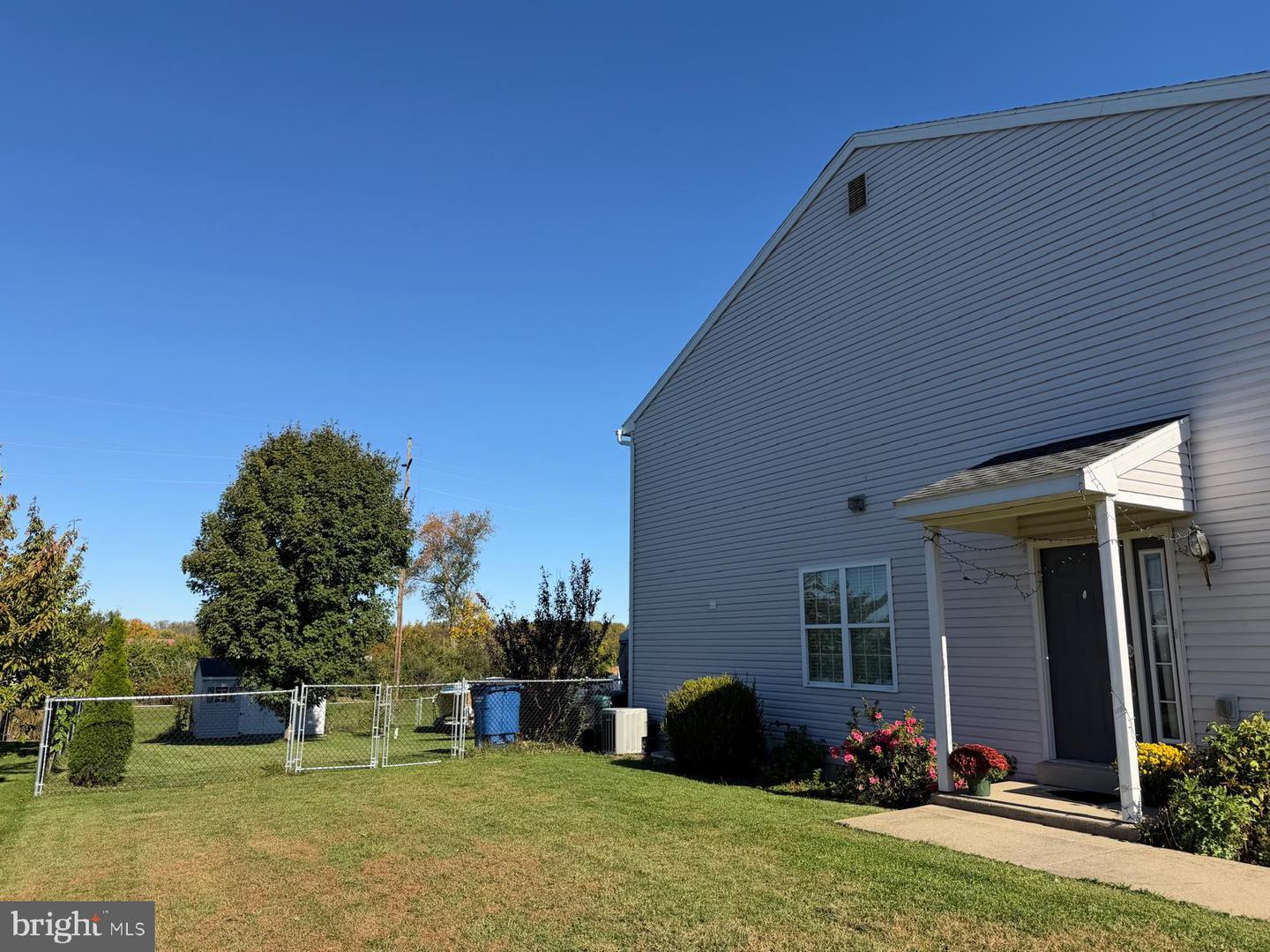 37 N Calais Dr — photo