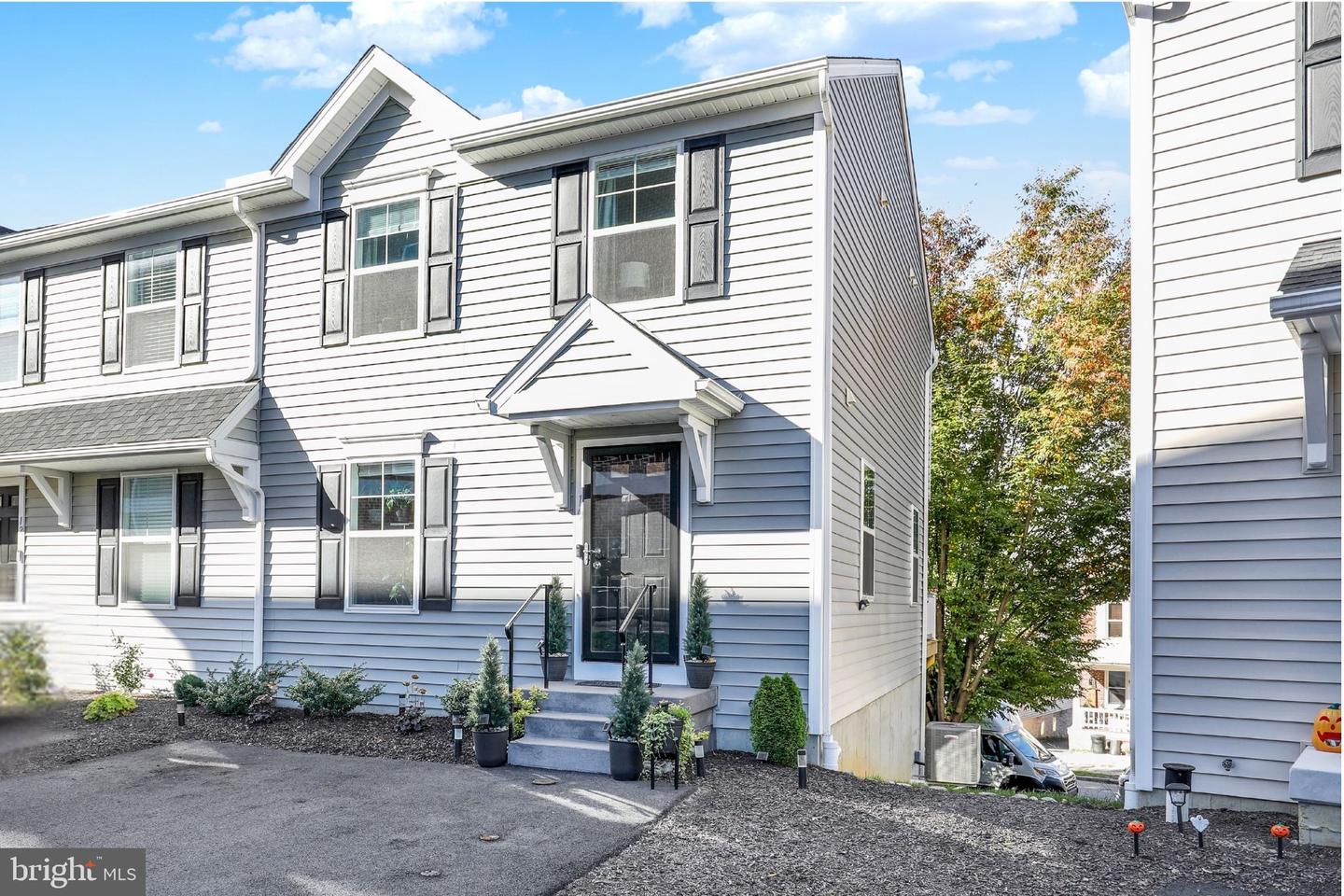 10 Kuechler Ct — photo
