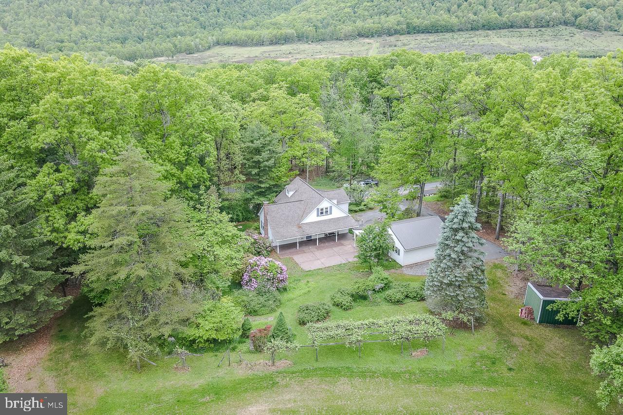 1834 Decker Hollow Rd — photo