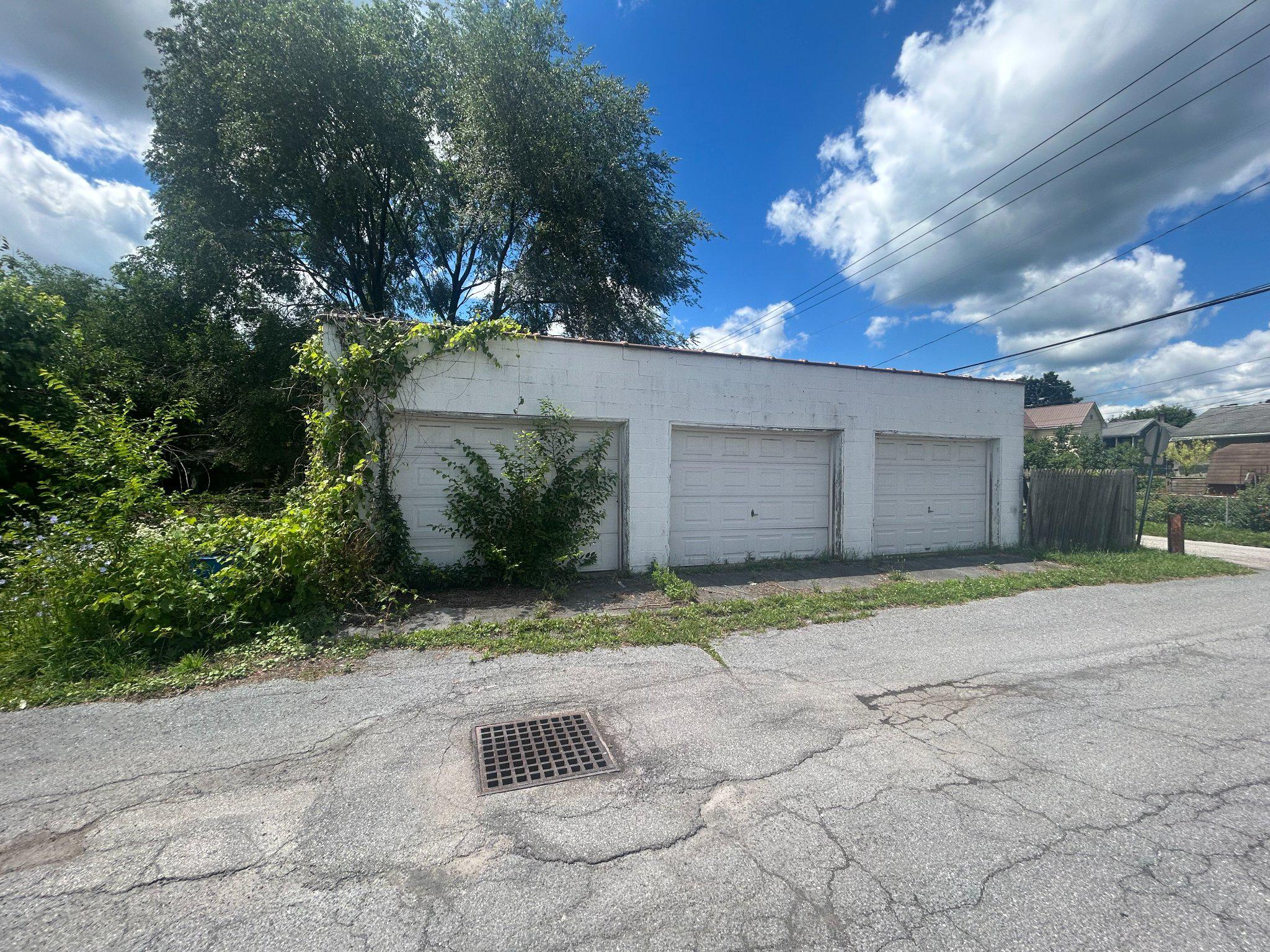 1516 Logan Ave — photo