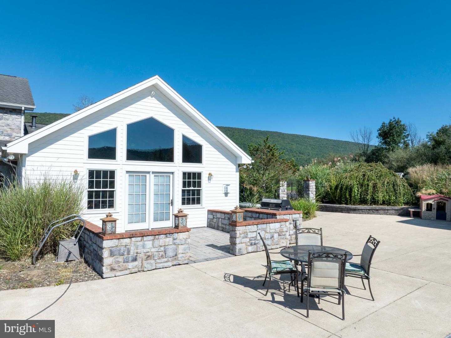4326 Scotch Valley Rd — photo