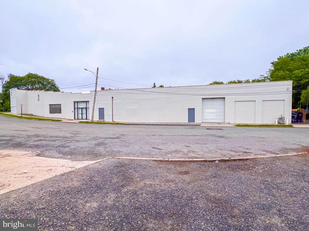 222 E Bridge St — photo