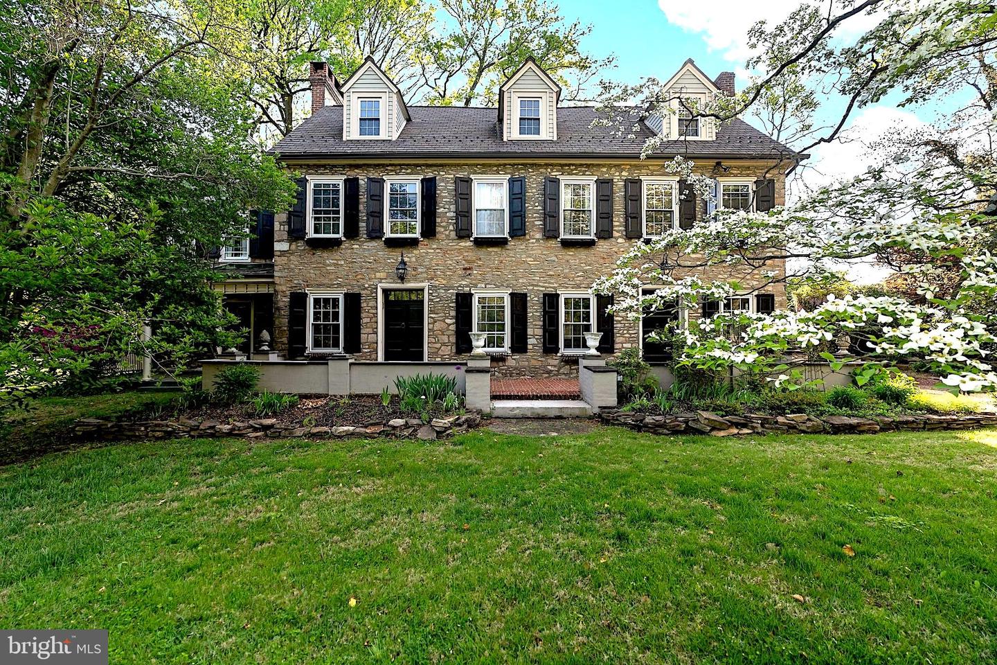 209 N Bellevue Ave — photo