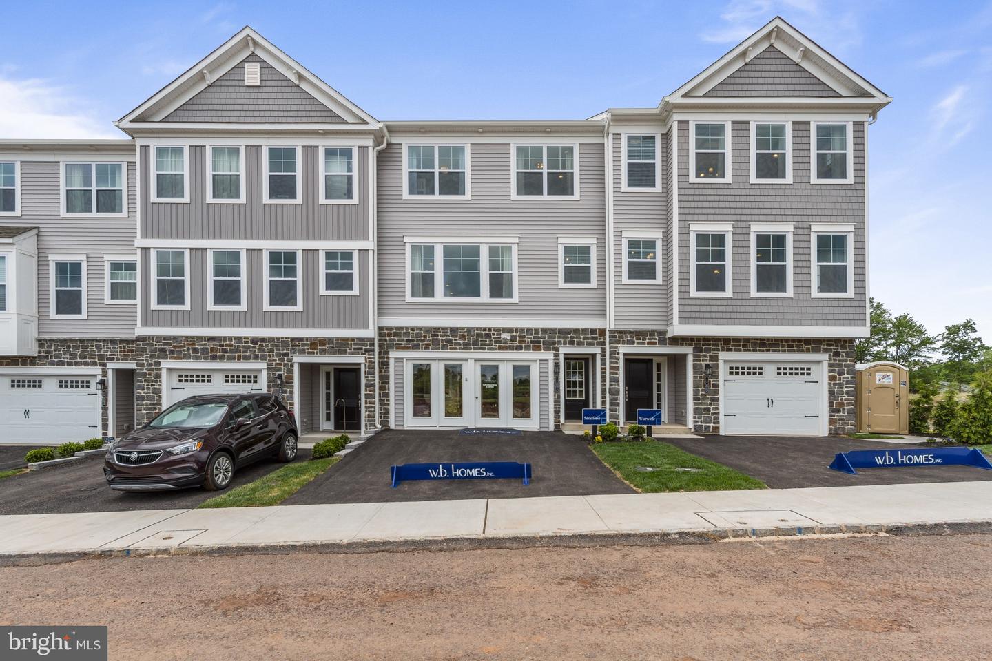 122 Jameson Way #8 Stratford Interior — photo