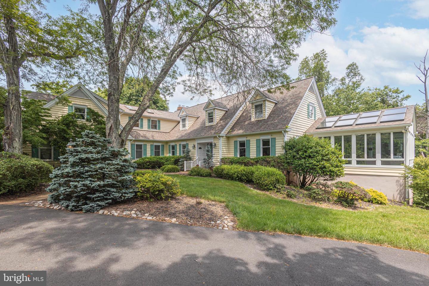 1045 Washington Crossing Rd — photo